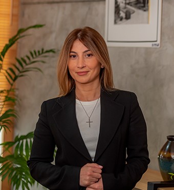 თეონა მაისურაძე